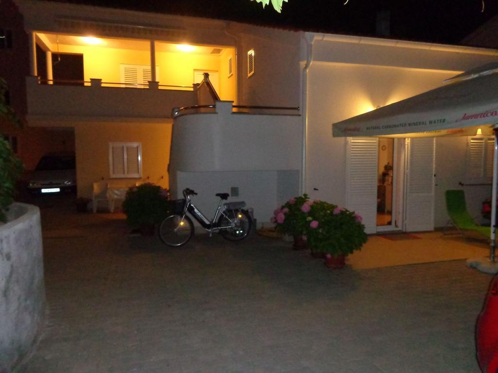 Apartments Kekica Novalja Exterior photo